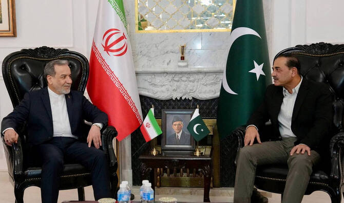 Araghchi returns to Islamabad for second day of talks with Pakistani leaders before heading to Moscow