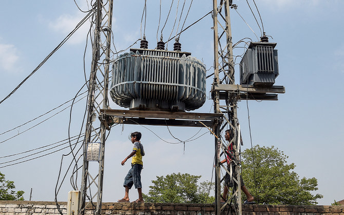 Pakistan inflation accelerates to 7.3 percent in March, highest since August on energy shock
