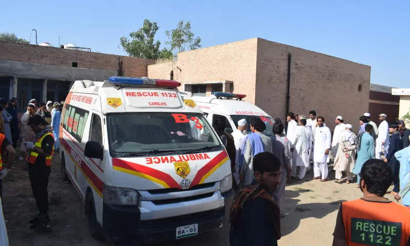 Twin blasts in Bannu kill seven after militants target passengers, then their rescuers