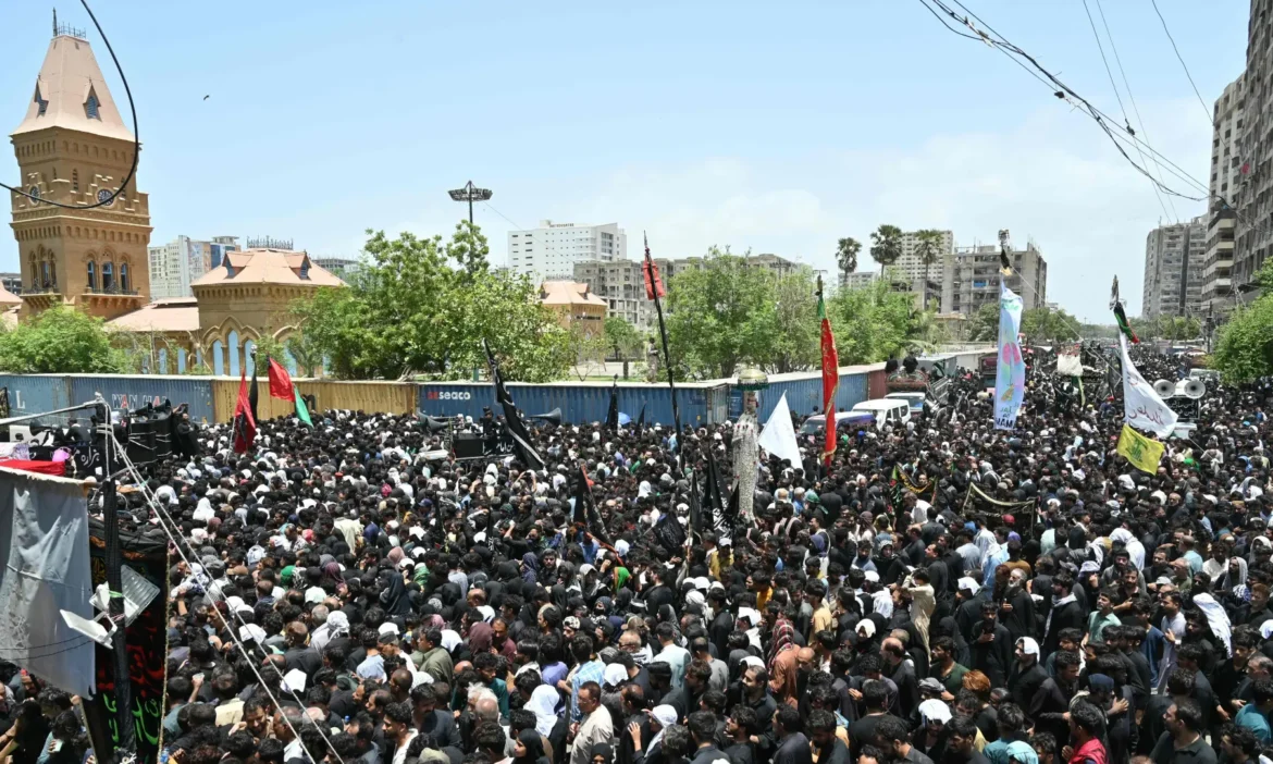 Millions mark Ashura peacefully across Pakistan under tight security