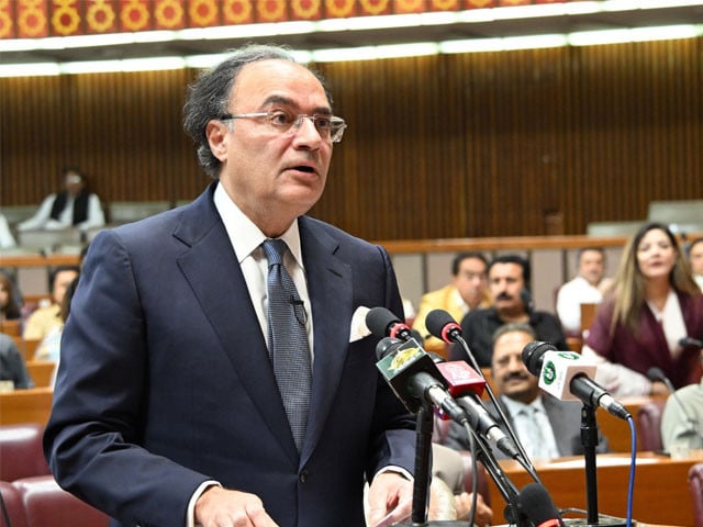 Pakistan sets June 12 for budget as provincial revenue standoff clouds NEC meeting