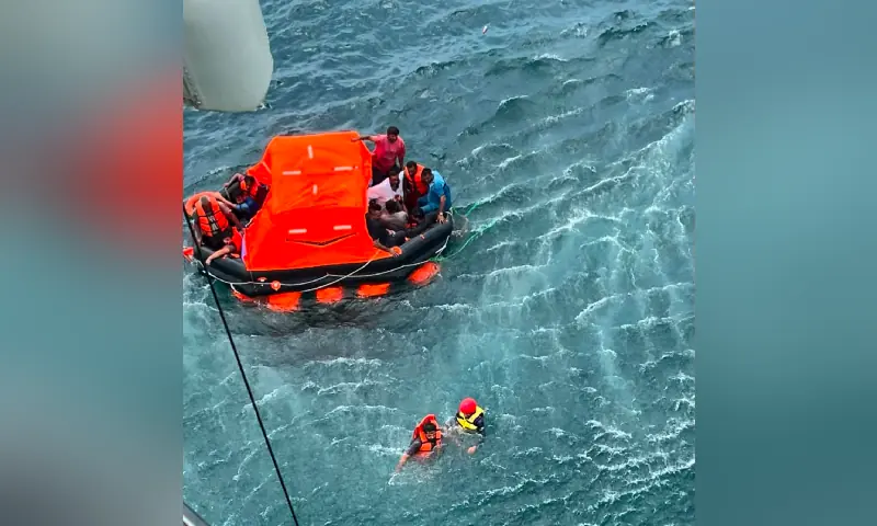 Pakistan Navy rescues 20 sailors from sinking cargo ship