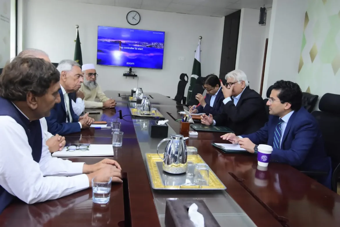Petroleum dealers back daily fuel pricing, seek bigger margin