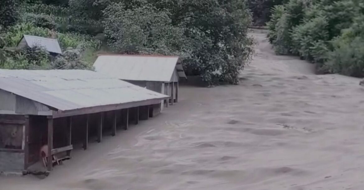 Deadly Kashmir floods expose fault line between Pakistan and India as monsoon bears down