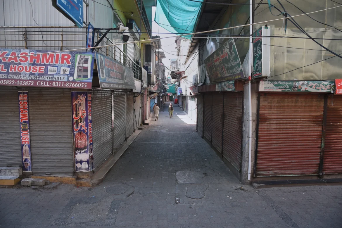 Two dead in Poonch gunfire as banned Kashmiri alliance sets new deadline