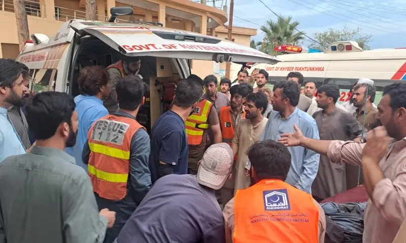 At least 14 killed as suicide bomber strikes Swat police station during anti-terror protest
