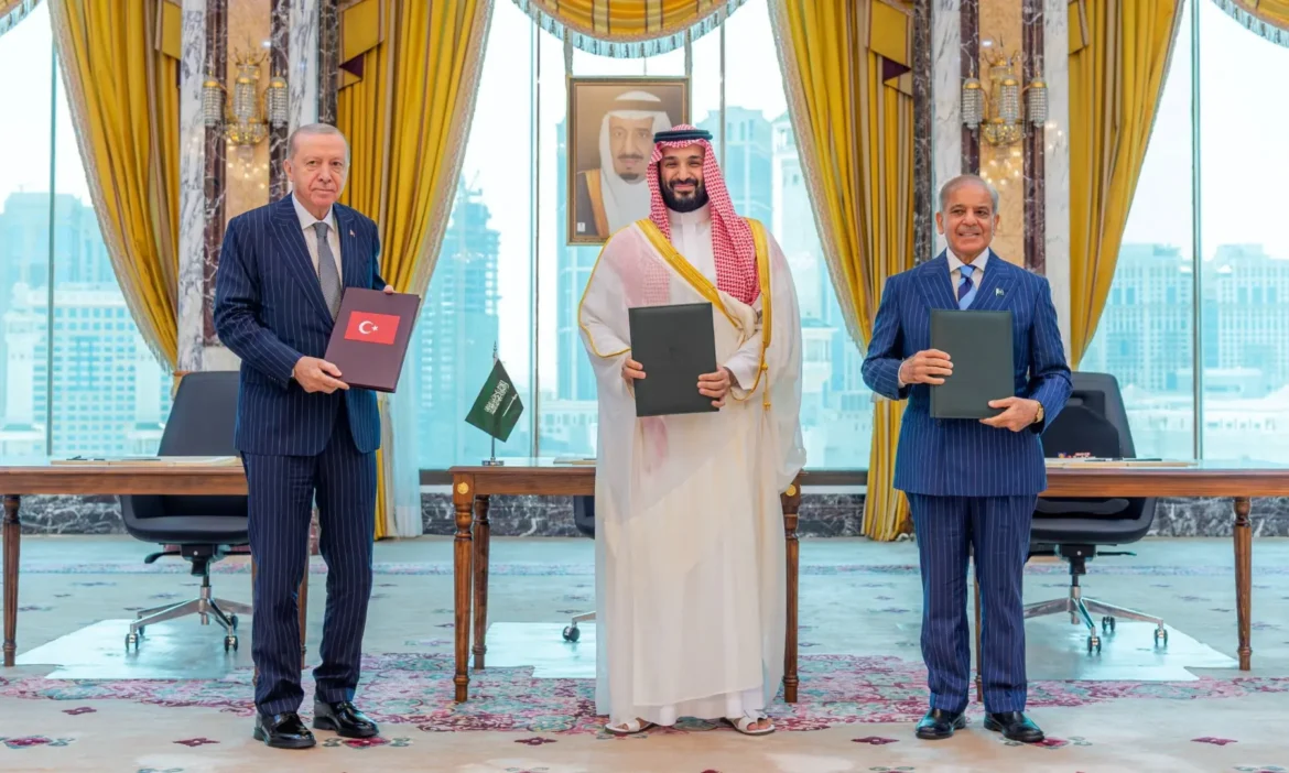 Saudi Arabia, Pakistan and Turkey sign mutual defence pact as Gulf reels from Iran conflict