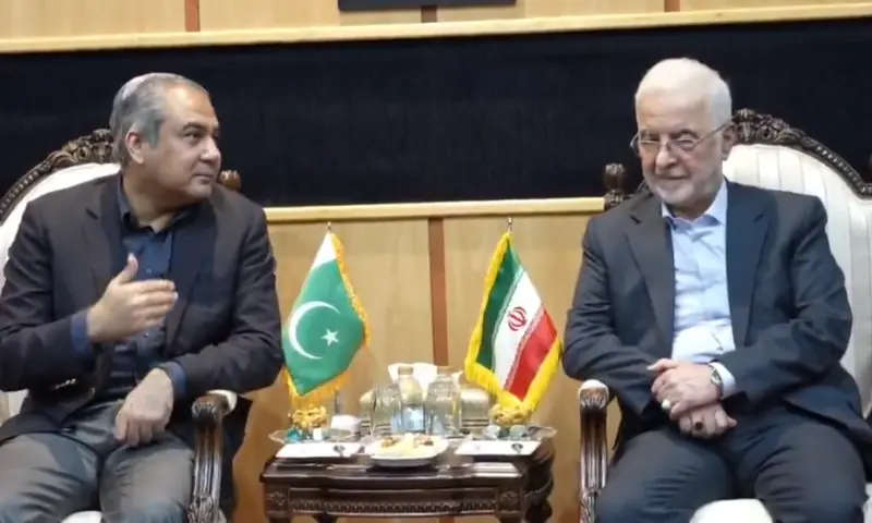 Naqvi returns to Tehran in new push to revive peace talks