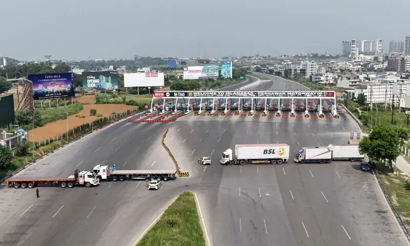 Rangers deployed, motorways shut, Islamabad sealed ahead of PTI march demanding Imran Khan’s release