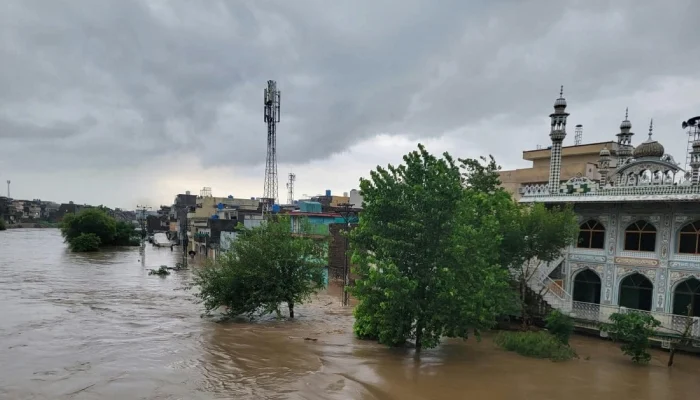 Torrential rains paralyse twin cities, force school closures