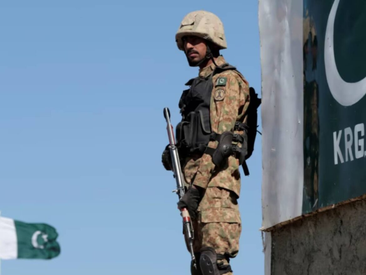 Pakistan strikes militant camps in Afghanistan, killing 28, officials say