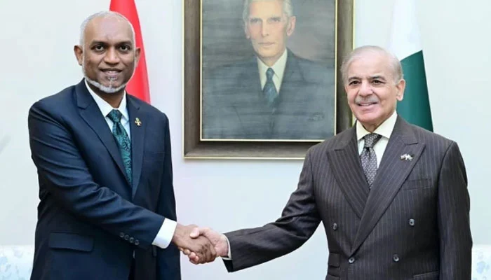 Pakistan and Maldives target $200m trade in two years after signing 20 agreements