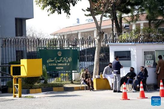 Parties, media and observers face new AI rules in Pakistan election code overhaul