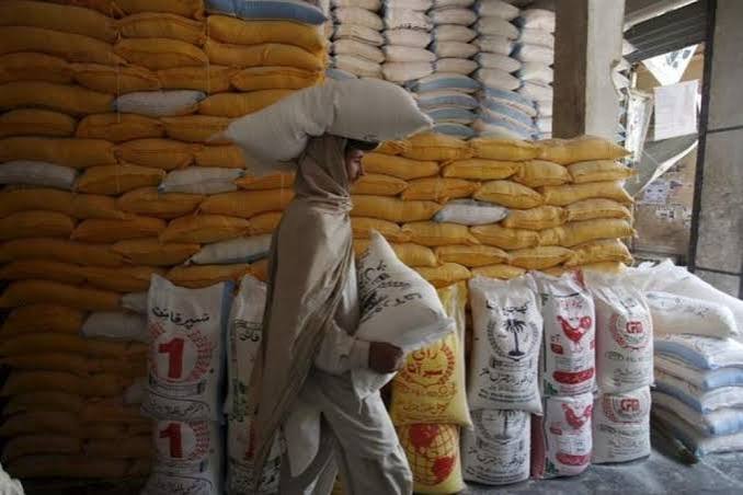 Pakistan vows crackdown on hoarding after flour price surge