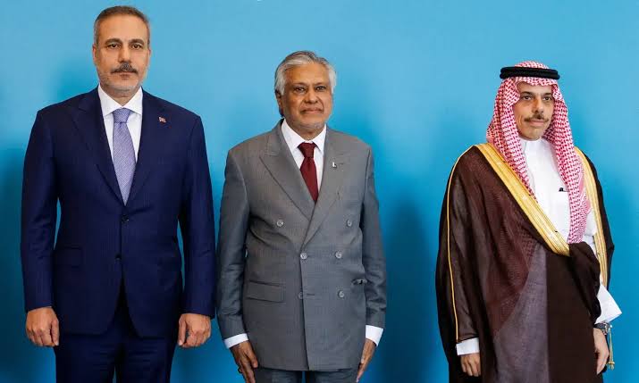 Pakistan and Turkey to send forces to Saudi Arabia under Mecca defence pact