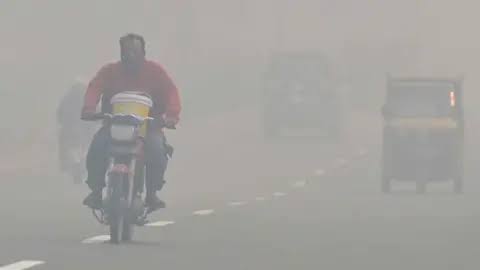 Smog-choked Lahore ranked world’s most polluted city again, with readings above 400