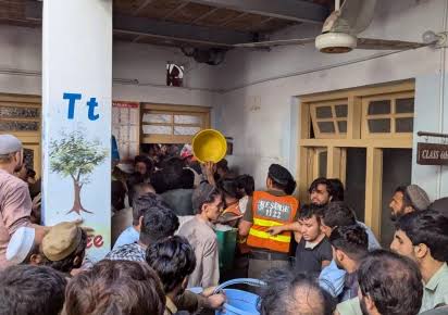 Seventeen children killed in Peshawar school roof collapse