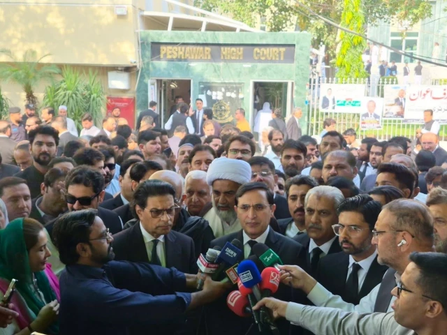 PHC orders Islamabad to answer challenge to emergency rule in KP